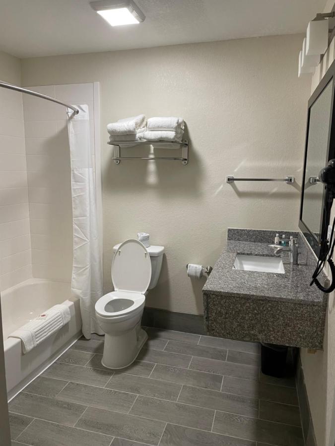 Quality Inn & Suites Spring Lake - Fayetteville Near Fort Bragg Luaran gambar