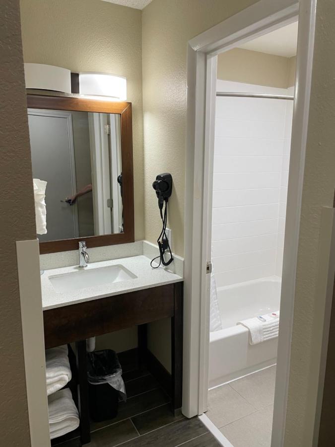 Quality Inn & Suites Spring Lake - Fayetteville Near Fort Bragg Luaran gambar