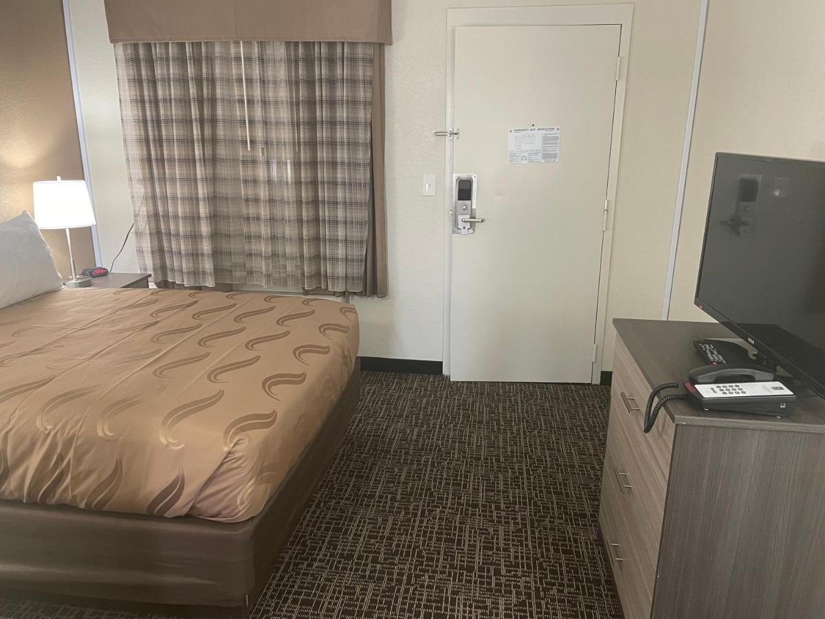 Quality Inn & Suites Spring Lake - Fayetteville Near Fort Bragg Luaran gambar