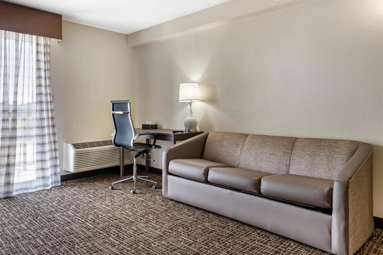 Quality Inn & Suites Spring Lake - Fayetteville Near Fort Bragg Luaran gambar