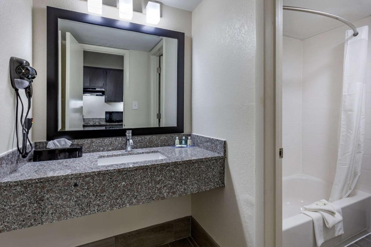 Quality Inn & Suites Spring Lake - Fayetteville Near Fort Bragg Luaran gambar